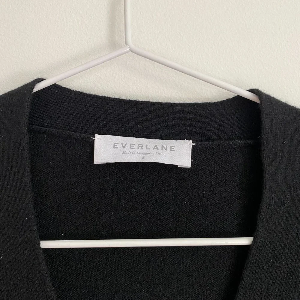 Everlane Cashmere Button Cardigan with Pockets - Picture 3 of 7